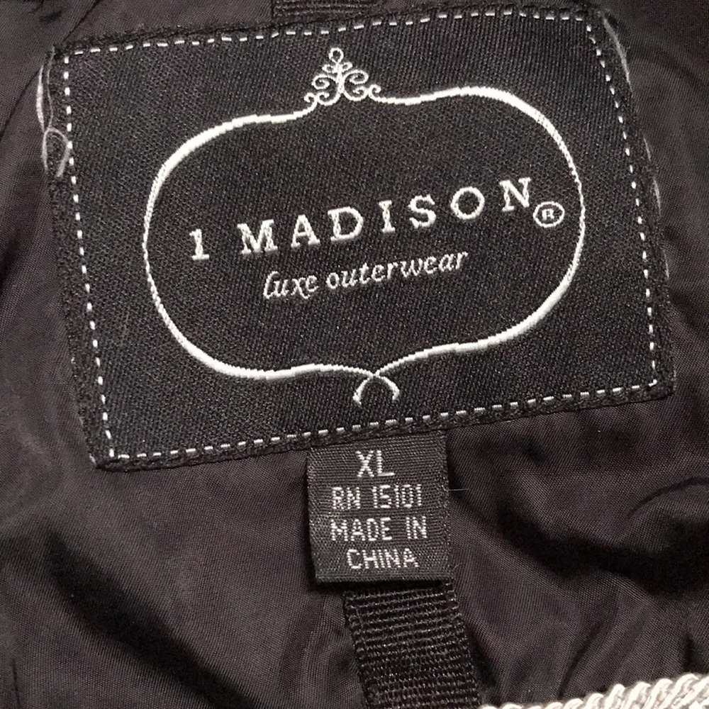 1 MADISON Size XL black fleece lined luxe outerwear with faux fur - Picture 4 of 7
